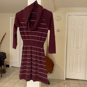 Lightly worn 3/4 sleeve sweater dress!